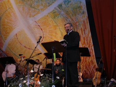 Protestant Evangelical Pastor, Carlos Payan, speaking at the event