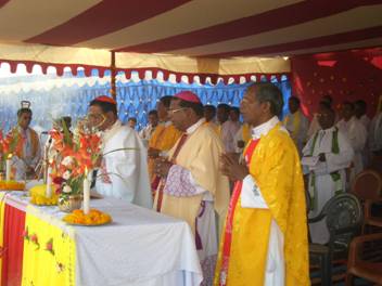 Holy Mass in Khutpani after Vassulas talk