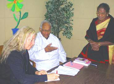 Vassula with Fr. Joe during Prayer Group Meeting